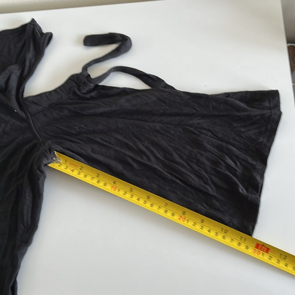 Express Cold-Shoulder Top - Picture 4 of 5